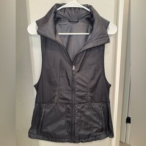 Lululemon Lightweight Running Vest w/hood sz 4